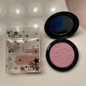 😜 $17 OR 2 for $30 — MAC Opalescent Powder - Shooting Star